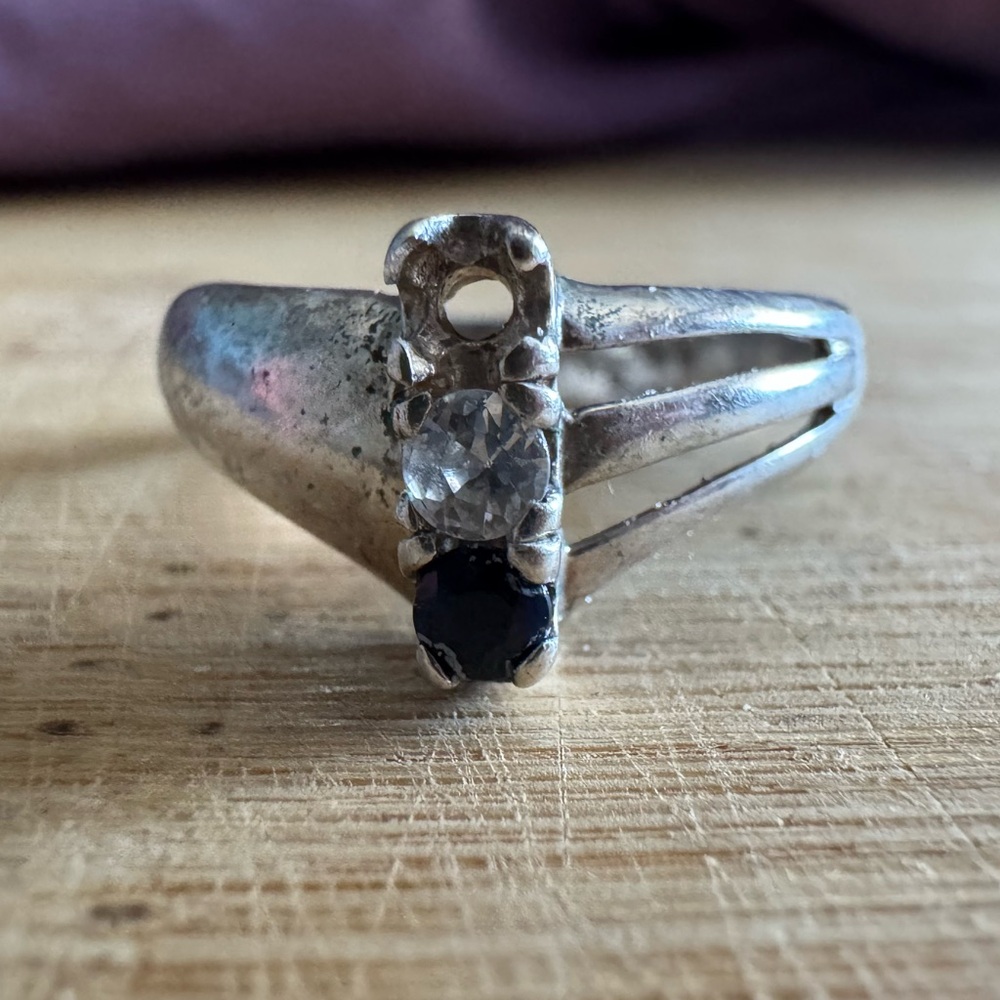 Vintage Sterling Silver and Black Stone Ring Size 8 marked .925 M